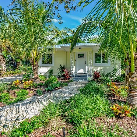 Casa Posada - So Close You Can Hear The Waves Historic Beach Cottage W Beach Gear Anna Maria Exterior foto
