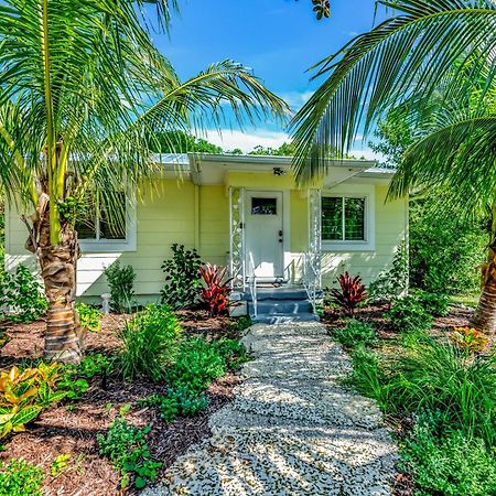 Casa Posada - So Close You Can Hear The Waves Historic Beach Cottage W Beach Gear Anna Maria Exterior foto